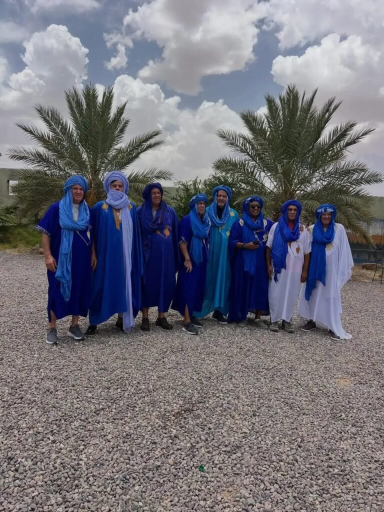 Viaje grupal de aventura por Marruecos con amigos y experiencias culturales